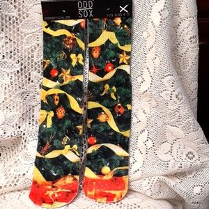 ODD SOX FITS SIZES 6-13 cplors; green, gold, red could be men's or women